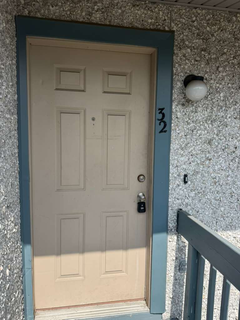 910 Brett Drive Unit 32 - 1